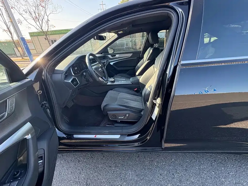 Audi A6L 2024 из CN, фото 2