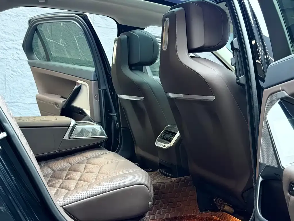 BMW 7 Series 2024 из CN, фото 3