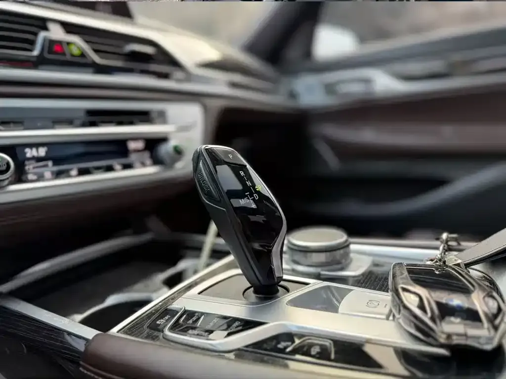 BMW 7 Series 2021 из CN, фото 8