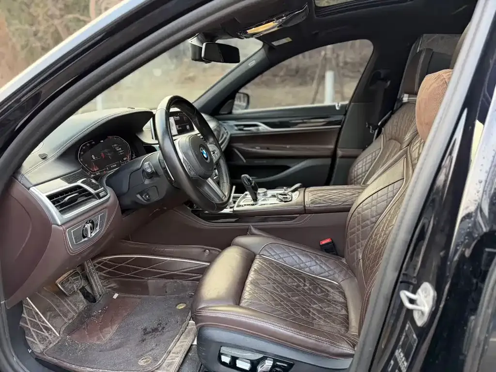 BMW 7 Series 2021 из CN, фото 7