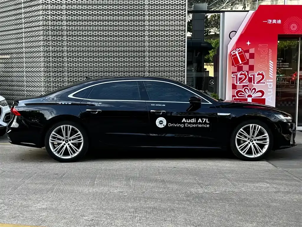 Audi A7L — фото 5