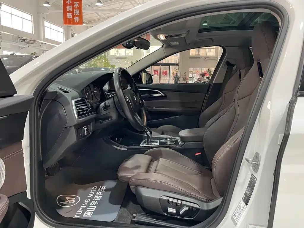 BMW 1 Series 2022 из CN, фото 3