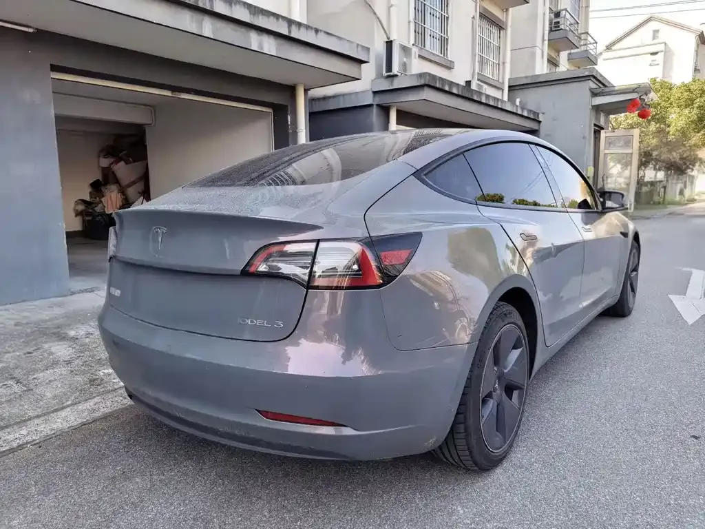 Tesla Model 3 — фото 6