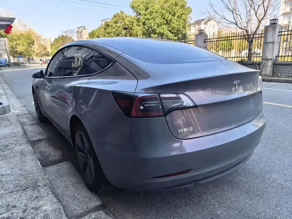 Tesla Model 3 — фото 8