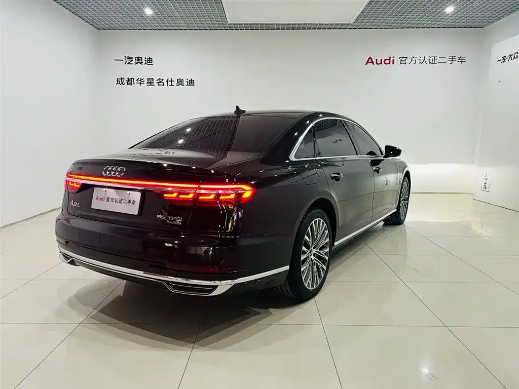 Audi A8 — фото 3
