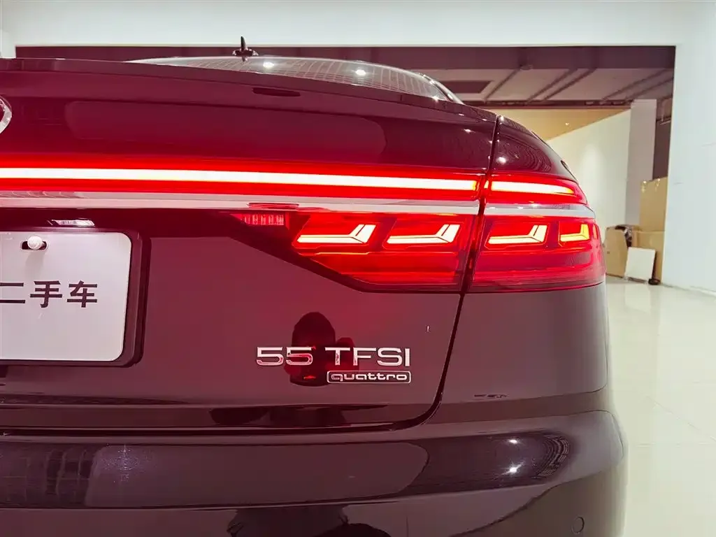 Audi A8 — фото 10