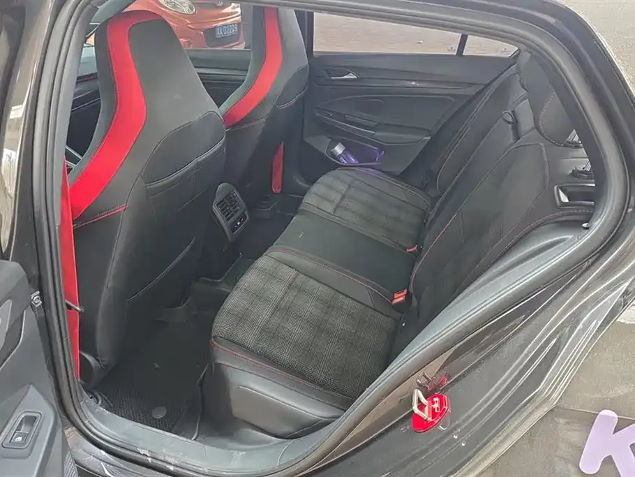Volkswagen Golf GTI 2023 из CN, фото 7