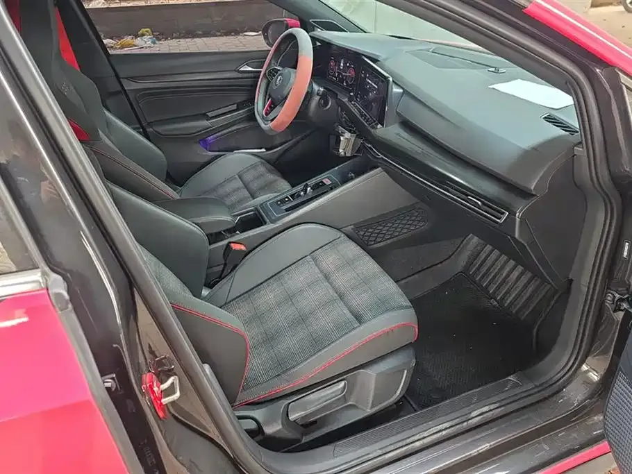 Volkswagen Golf GTI 2023 из CN, фото 4