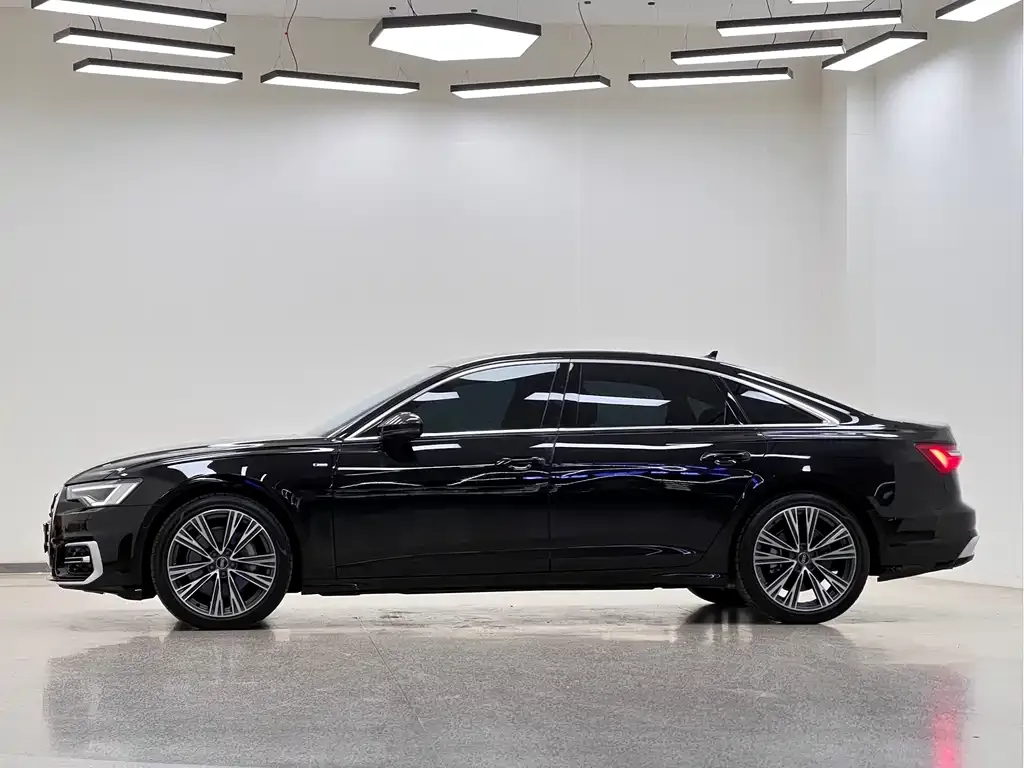 Audi A6L 2025 из CN, фото 9