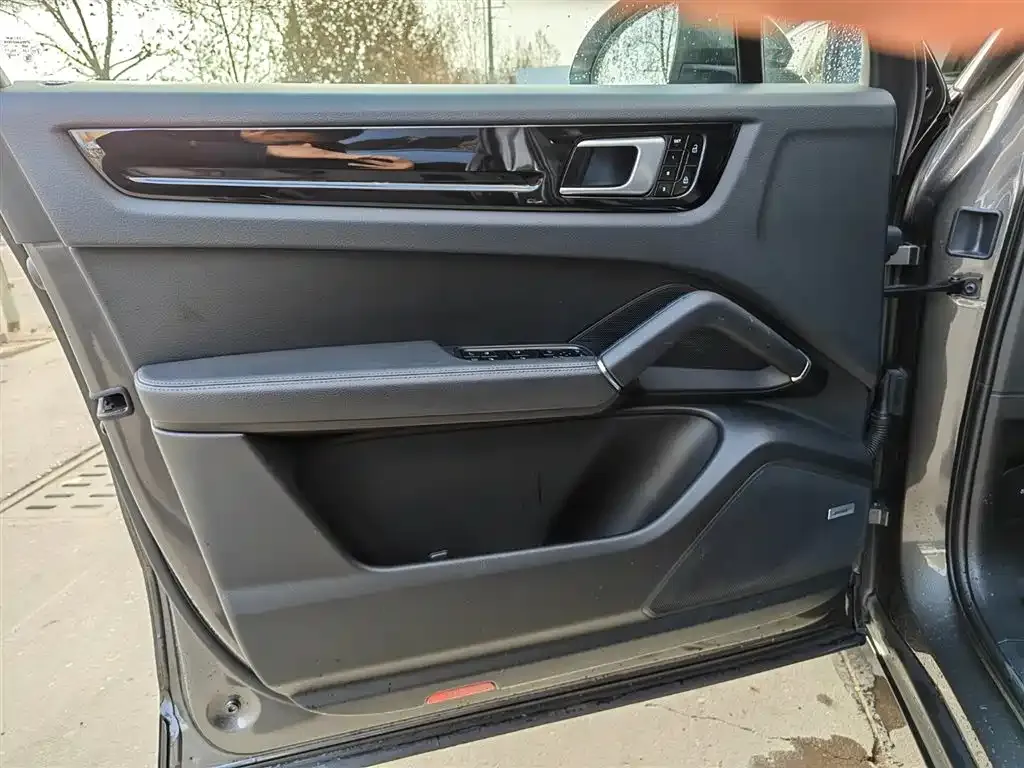 Porsche Cayenne Hybrid 2021 из CN, фото 8