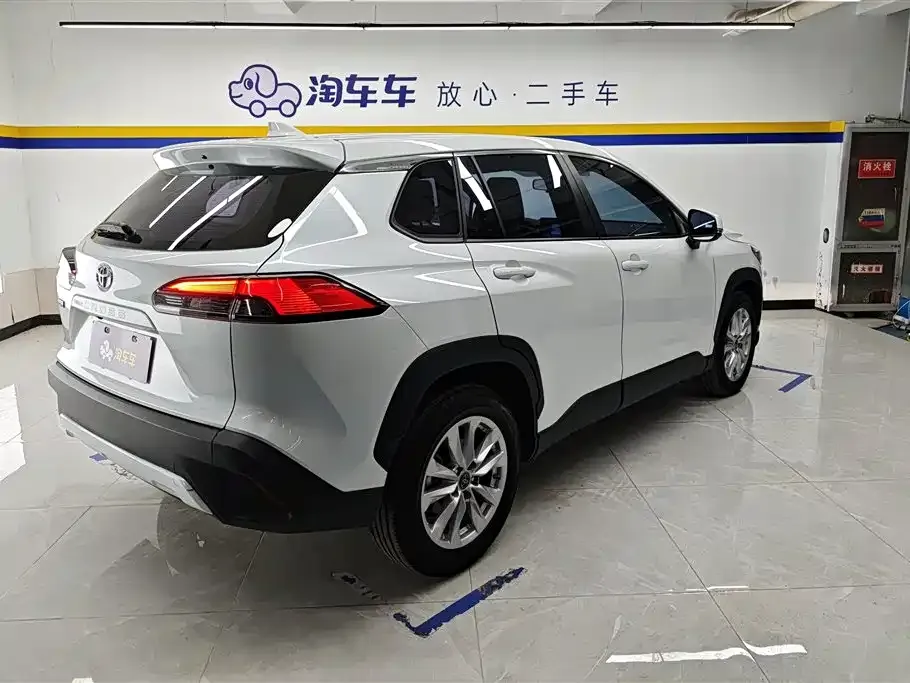Toyota Corolla Cross 2022 из CN, фото 9