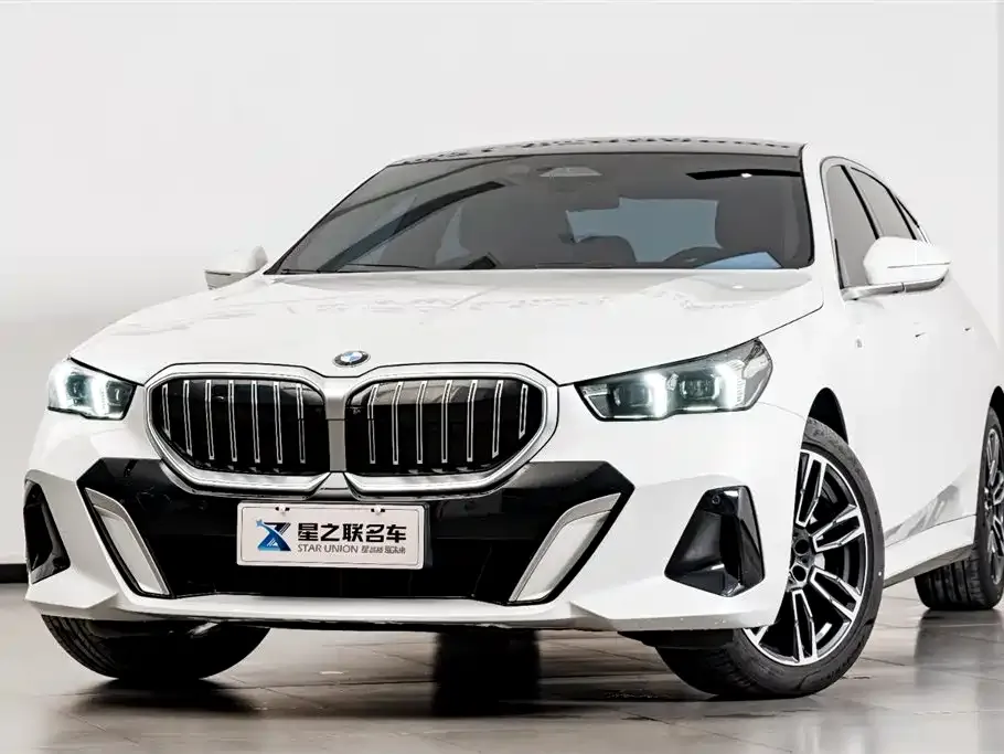 BMW 5 Series — фото 10