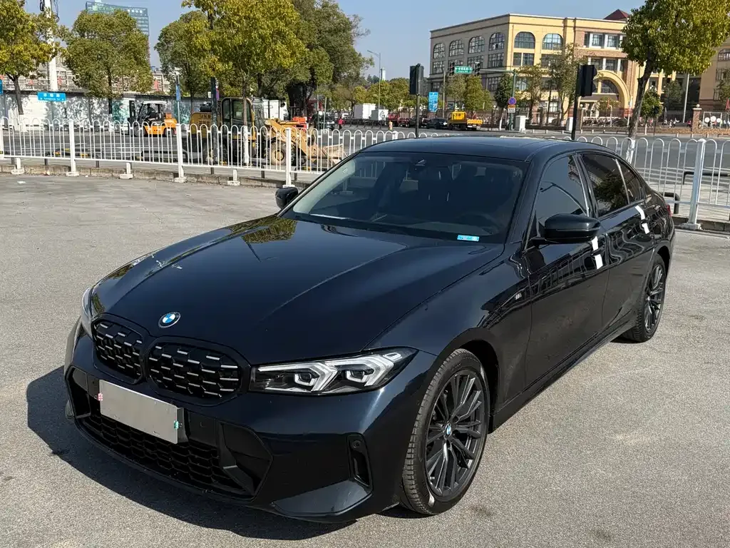 BMW 3 Series 2023 из CN, фото 1