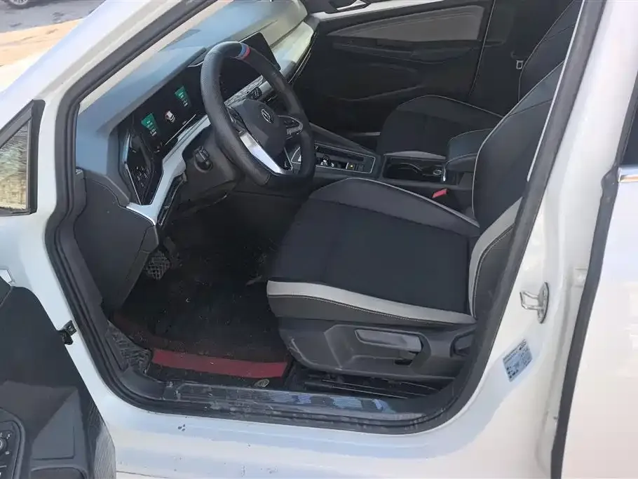 Volkswagen Golf 2022 из CN, фото 3