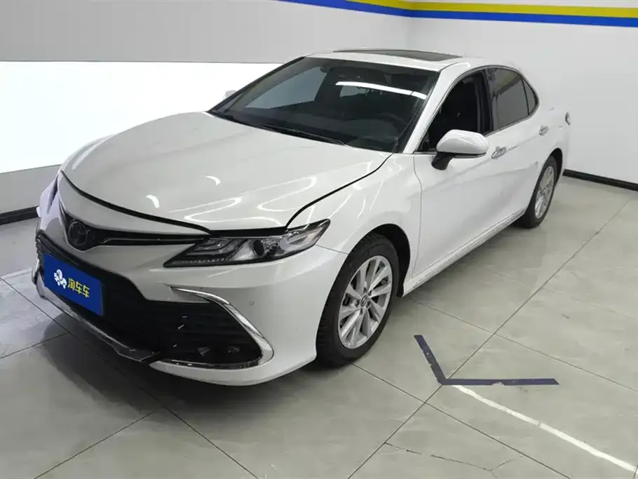Toyota Camry 2023 из CN, фото 1