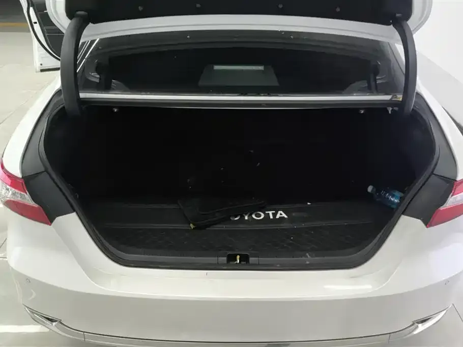 Toyota Camry 2023 из CN, фото 2