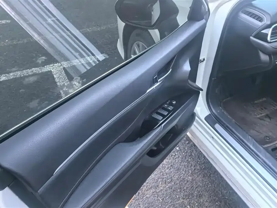Toyota Camry 2023 из CN, фото 7