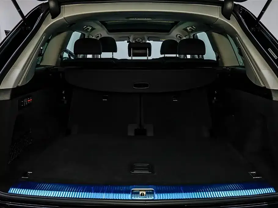 Audi Q7 2024 из CN, фото 4