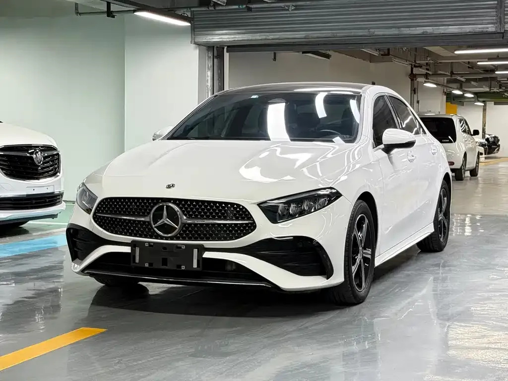 Mercedes-Benz A-Class 2023 из CN, фото 1