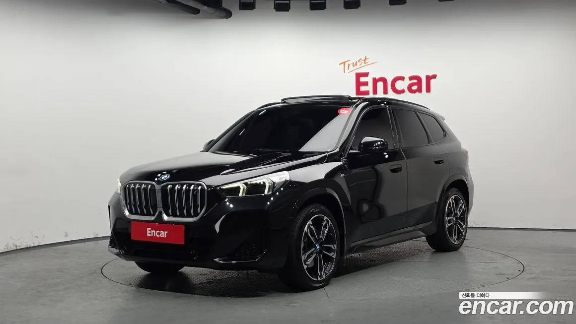 BMW iX1