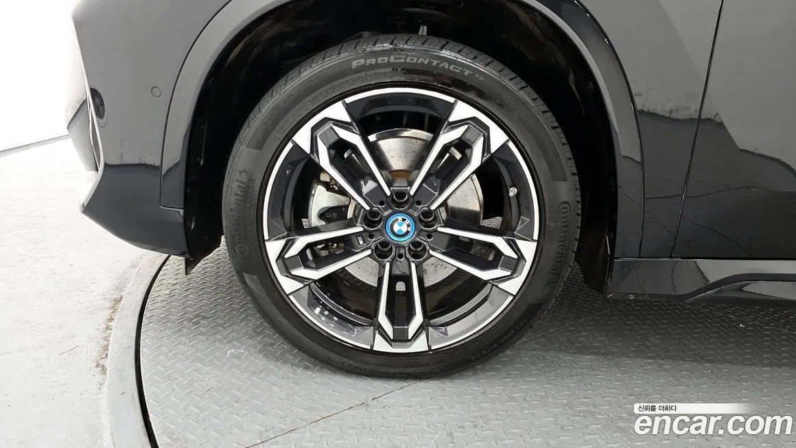 BMW iX1 2023 из KR, фото 7