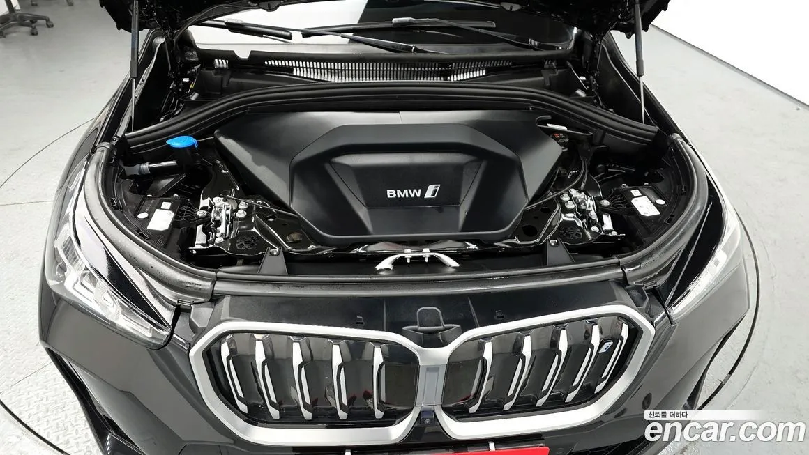 BMW iX1 2023 из KR, фото 9