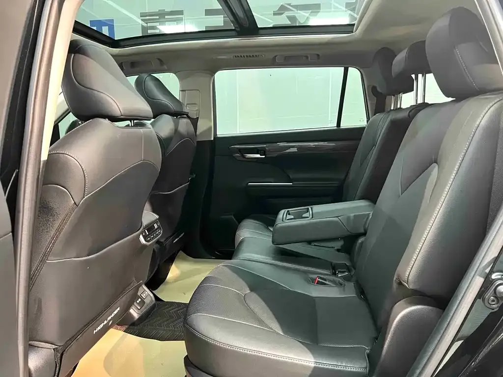 Toyota Highlander 2021 из CN, фото 2