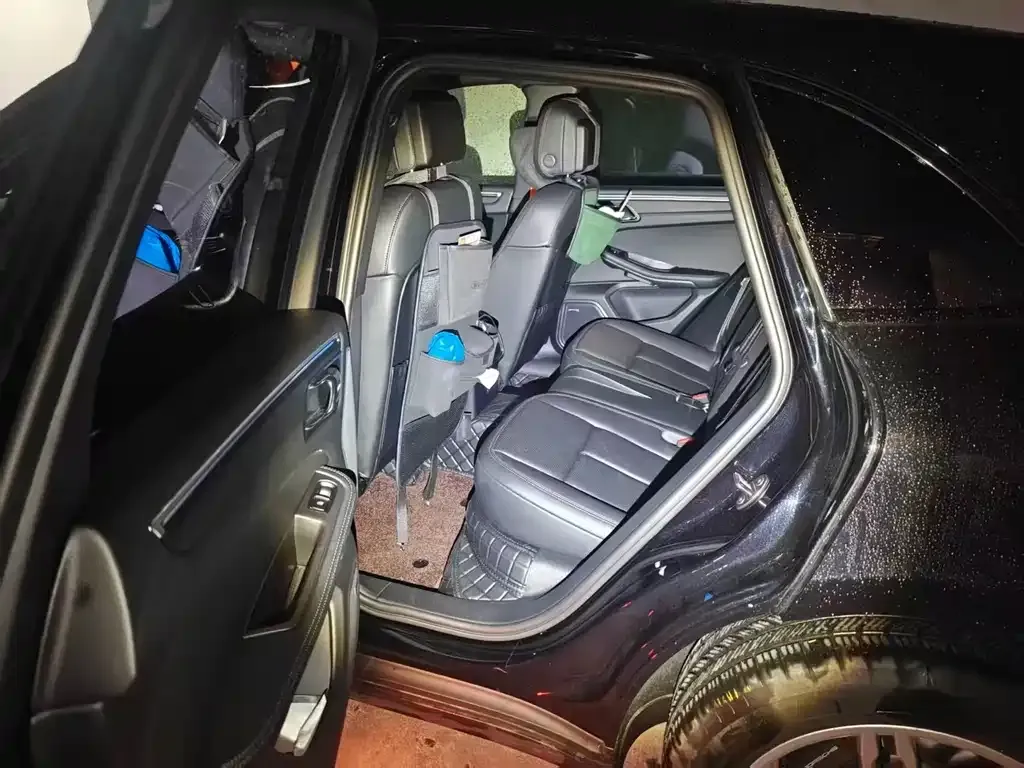 Porsche Macan 2024 из CN, фото 3