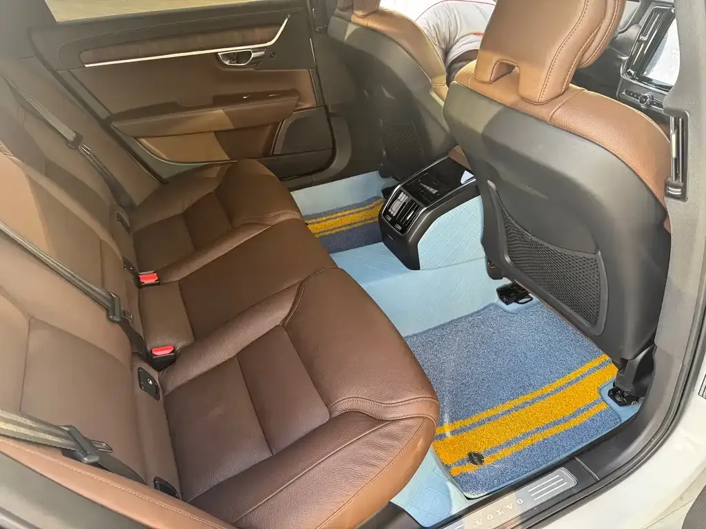 Volvo S90 2024 из CN, фото 5