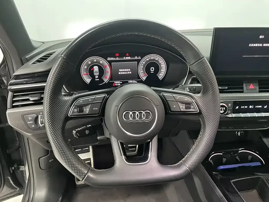 Audi A4L 2024 из CN, фото 10