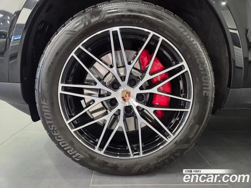 Porsche Cayenne 2025 из KR, фото 7