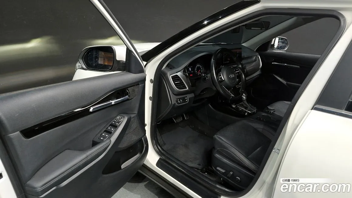 Kia Seltos — фото 9