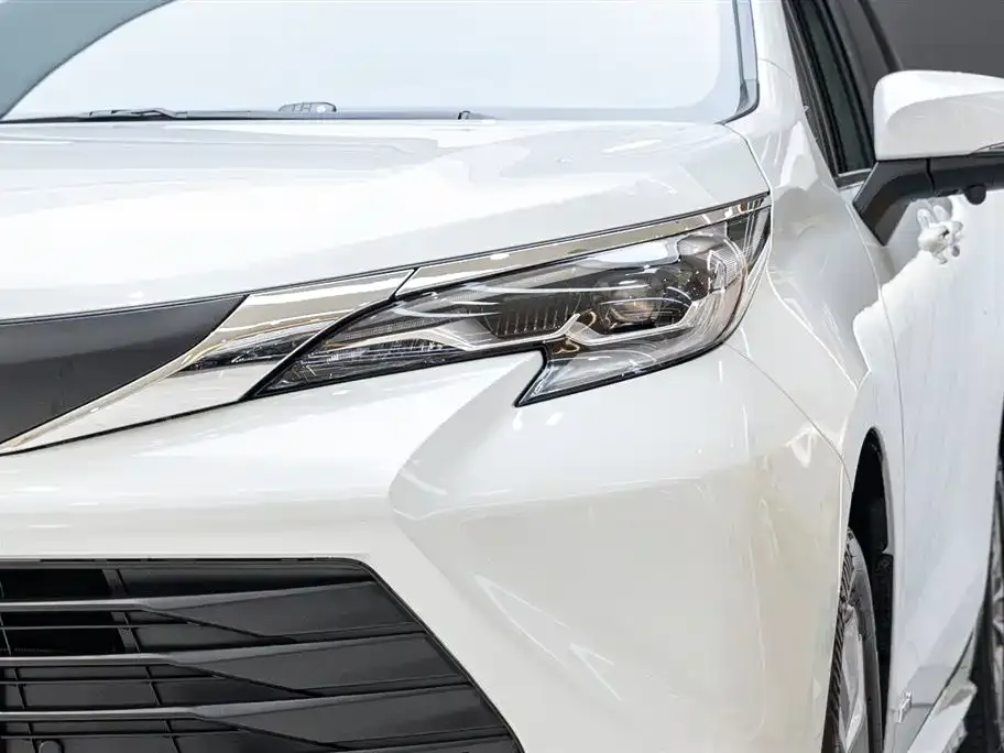 Toyota Sienna 2024 из CN, фото 9