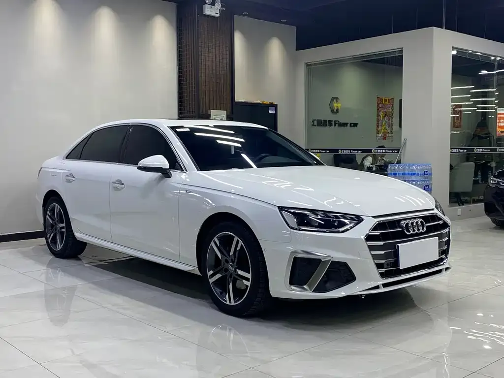 Audi A4L 2021 из CN, фото 5