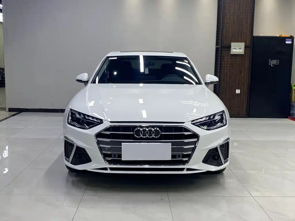 Audi A4L 2021 из CN, фото 8