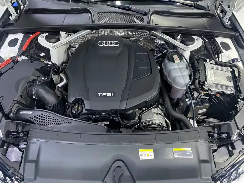 Audi A4L 2021 из CN, фото 10