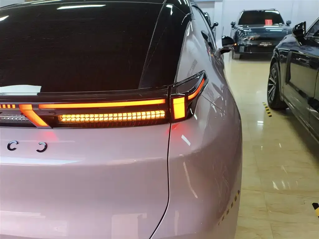 Lynk & Co Z20 2024 из CN, фото 10