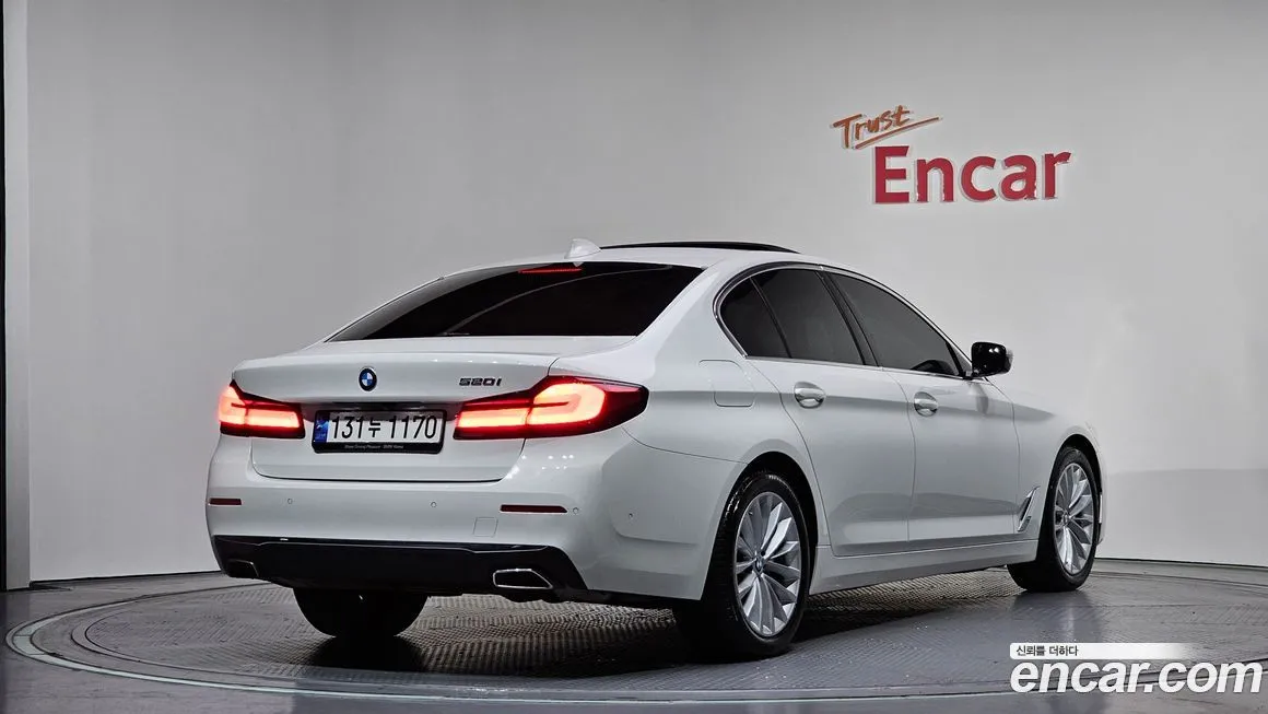 BMW 5-Series 2023 из KR, фото 3