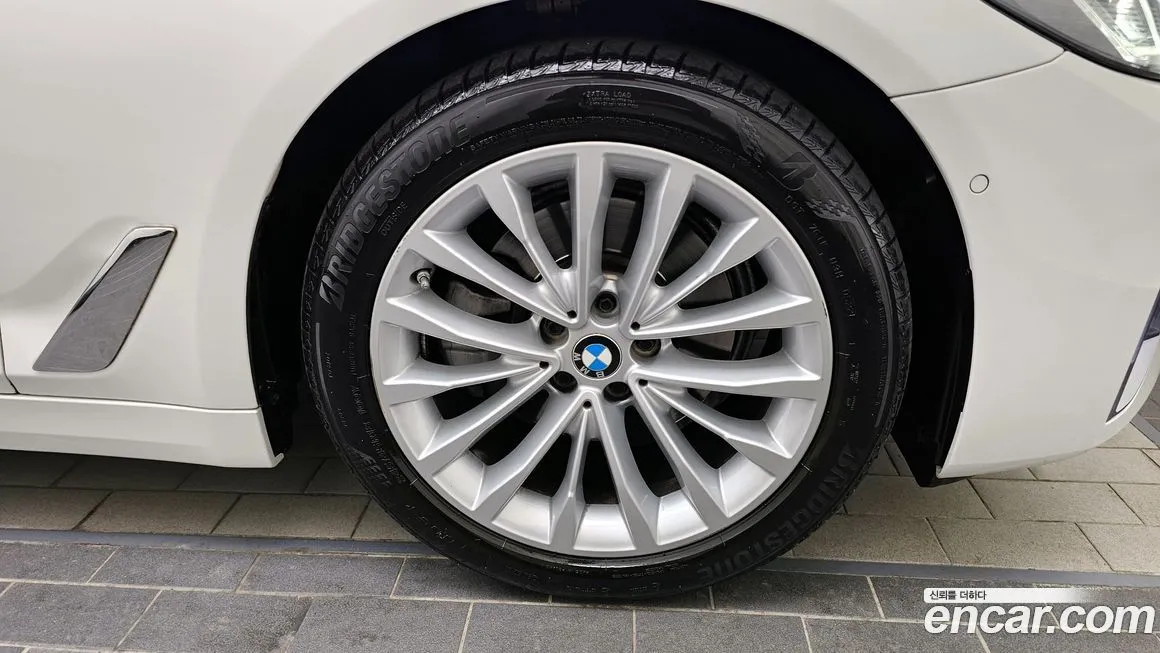 BMW 5-Series 2023 из KR, фото 8