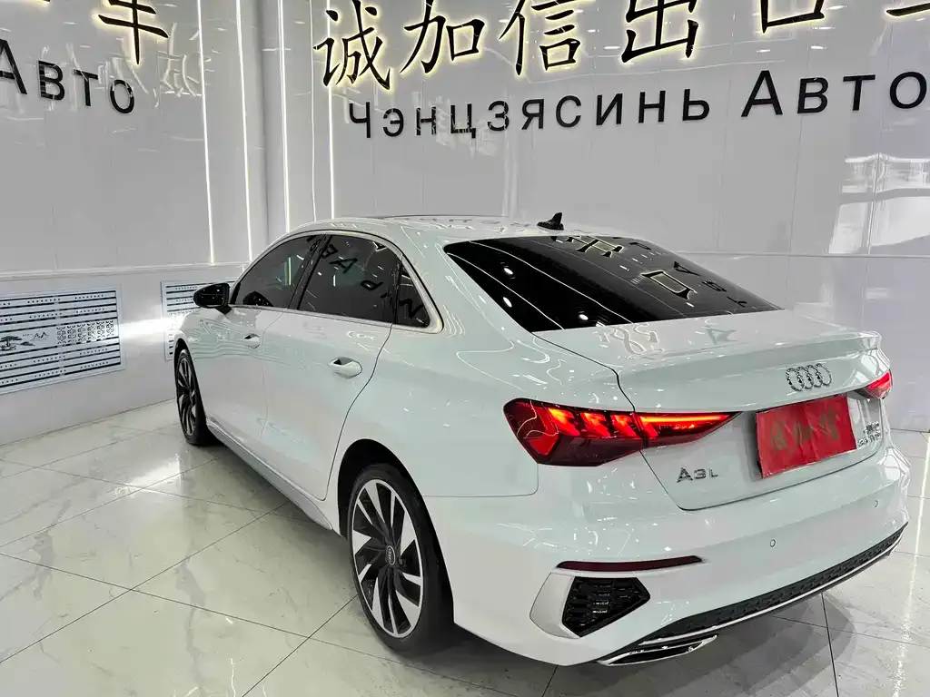 Audi A3 2023 из CN, фото 2