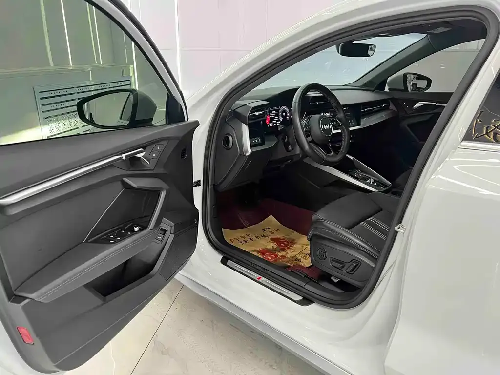 Audi A3 2023 из CN, фото 4