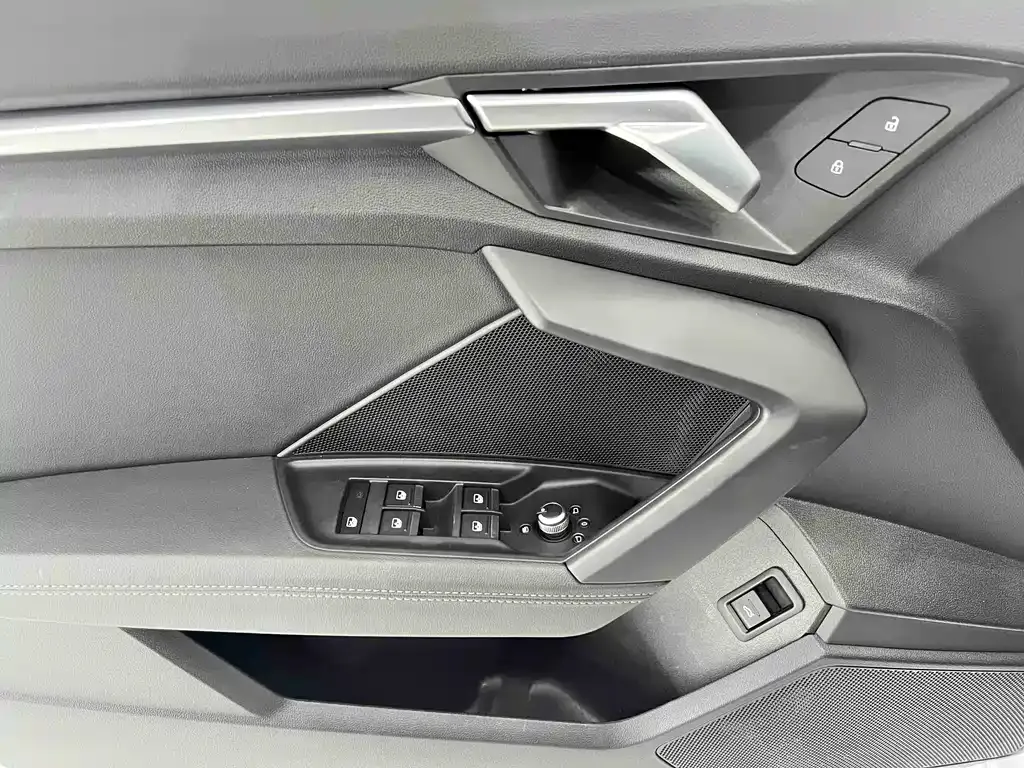 Audi A3 2023 из CN, фото 9