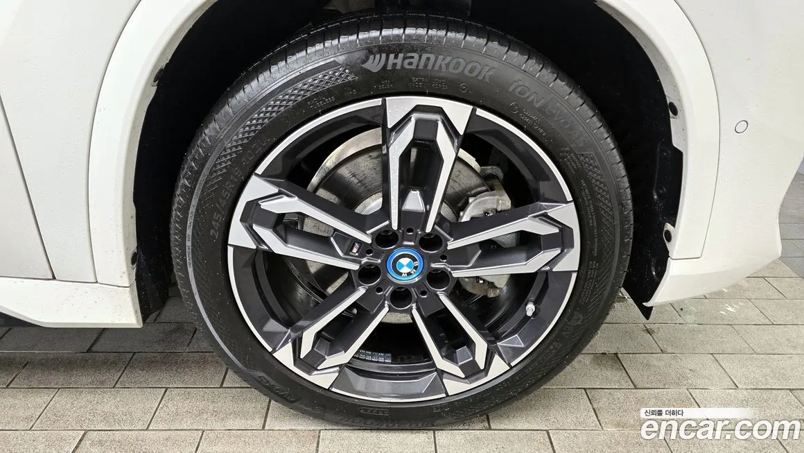 BMW iX1 2023 из KR, фото 2