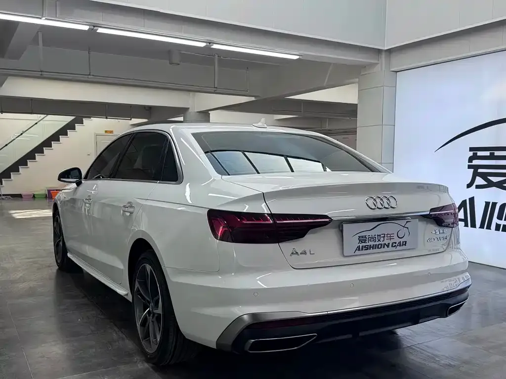 Audi A4L 2021 из CN, фото 2