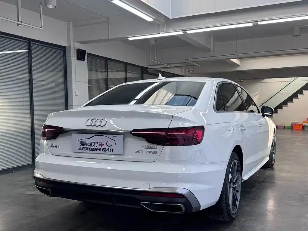 Audi A4L 2021 из CN, фото 9