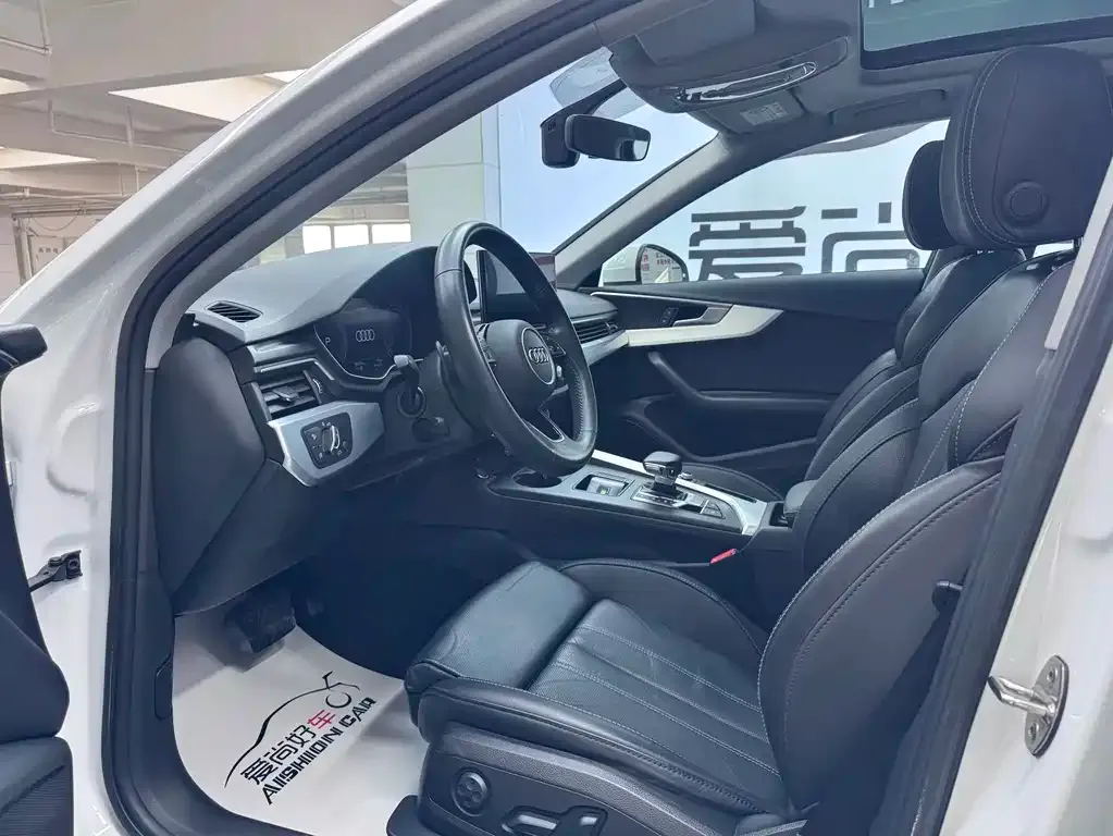 Audi A4L 2021 из CN, фото 7