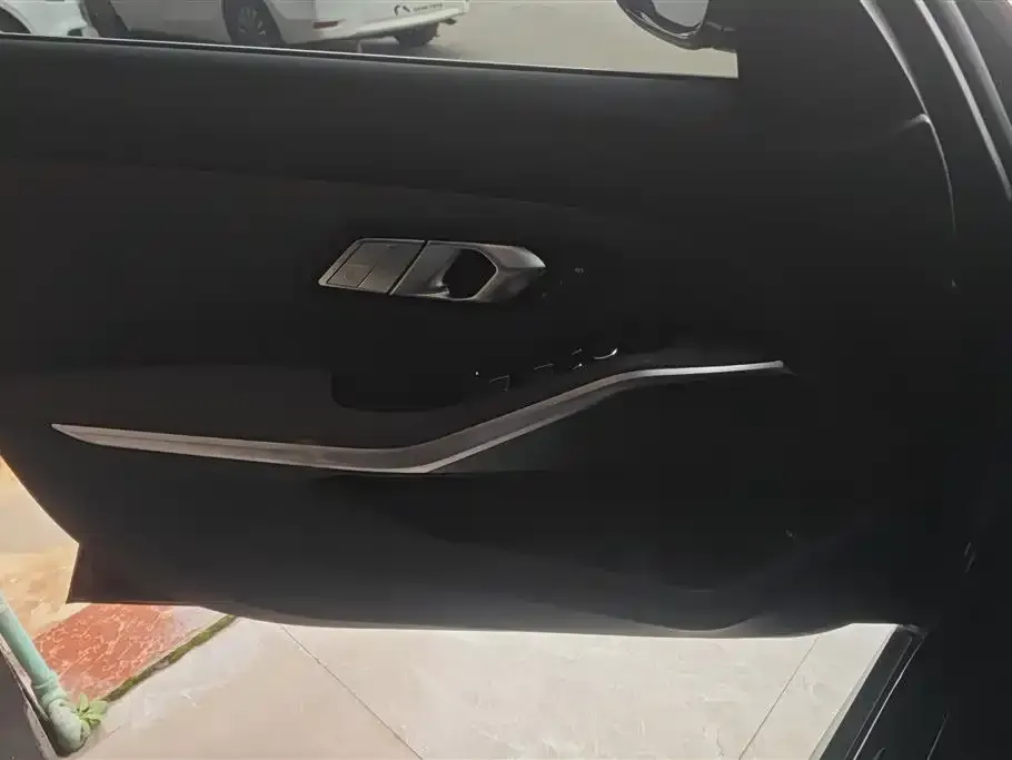 BMW 3 Series 2021 из CN, фото 3