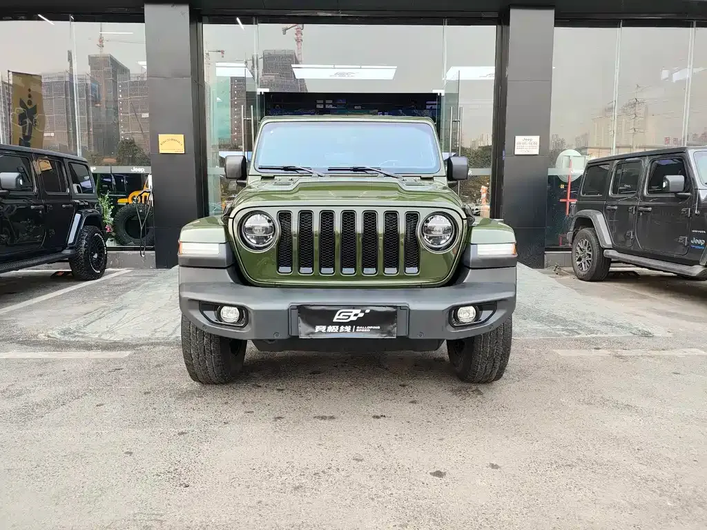 Jeep Wrangler 2023 из CN, фото 10