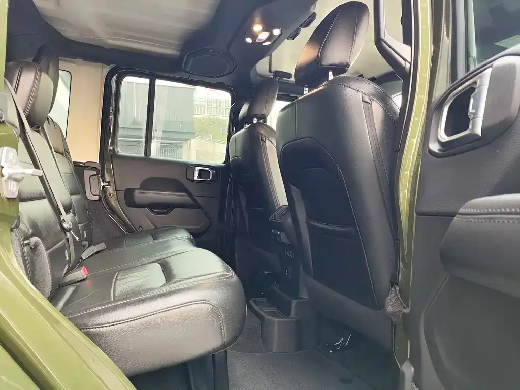 Jeep Wrangler 2023 из CN, фото 6