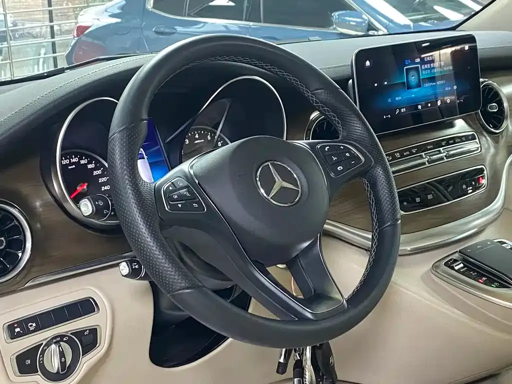 Mercedes-Benz V-Class 2024 из CN, фото 5